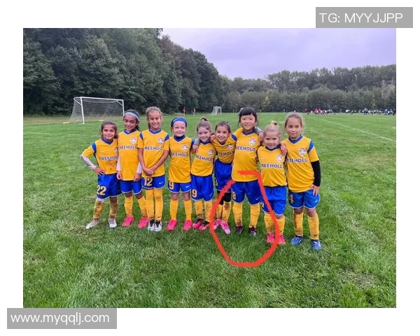 足球腿错位的背后真相与恢复训练的有效方法探讨